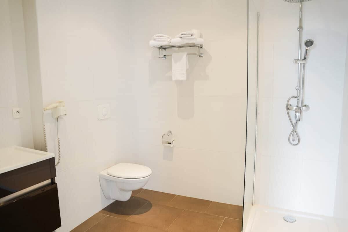 hotel LUCCIANA salle de bain