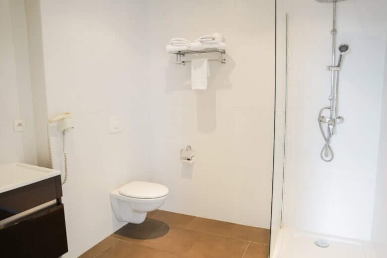 hotel LUCCIANA salle de bain